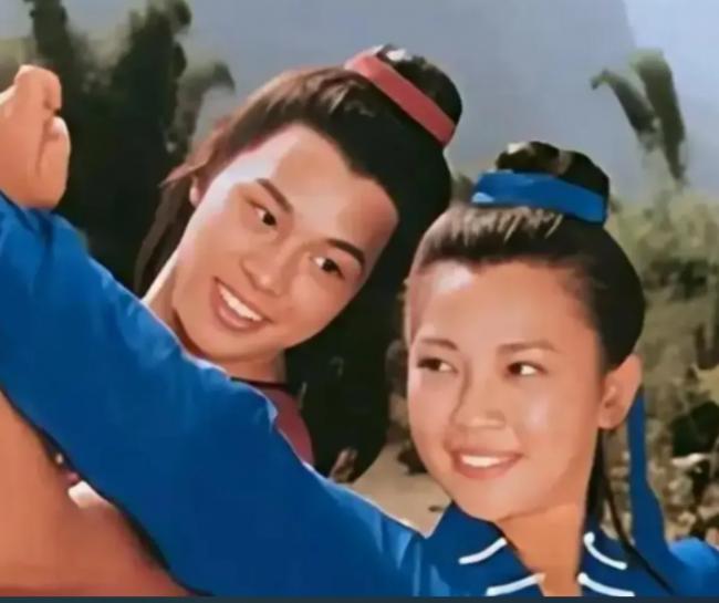 李连杰回应抛妻弃子,前妻美国住10年地下室被扒