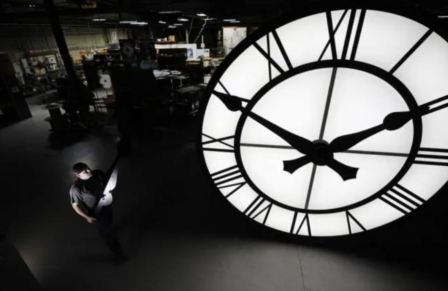 又多一省拟废除调钟 魁省周末或最后一次转时间