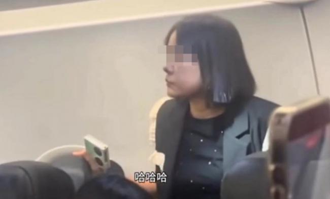 华人夫妻大闹机舱 最终全机乘客被迫下机 华人夫妻大闹机舱 最终全机乘客被迫下机